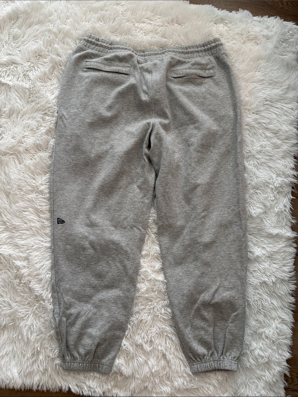 New Era Gray Yankees NYY Appliqué Joggers - Picture 3 of 3